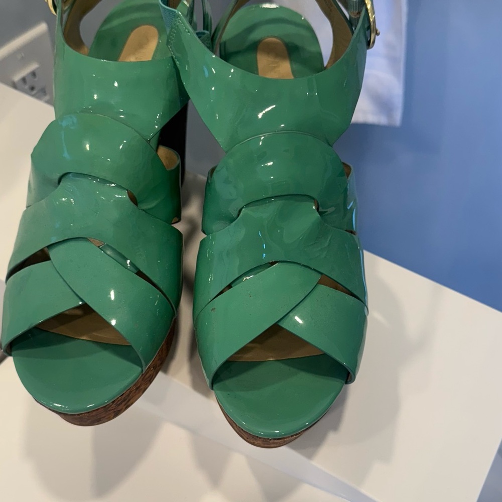 Vibrant Green Wedge Shoes with Interlaced Straps and leopard wedge detail